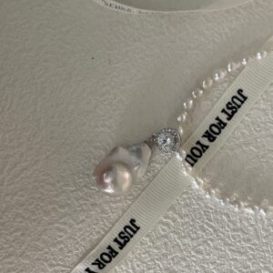 sterling silver elegant cz & large baroque pearl necklace